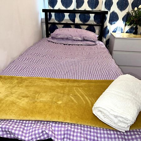 Excellent Double Rooms In Cheap Rate Around Central Лондон Екстериор снимка