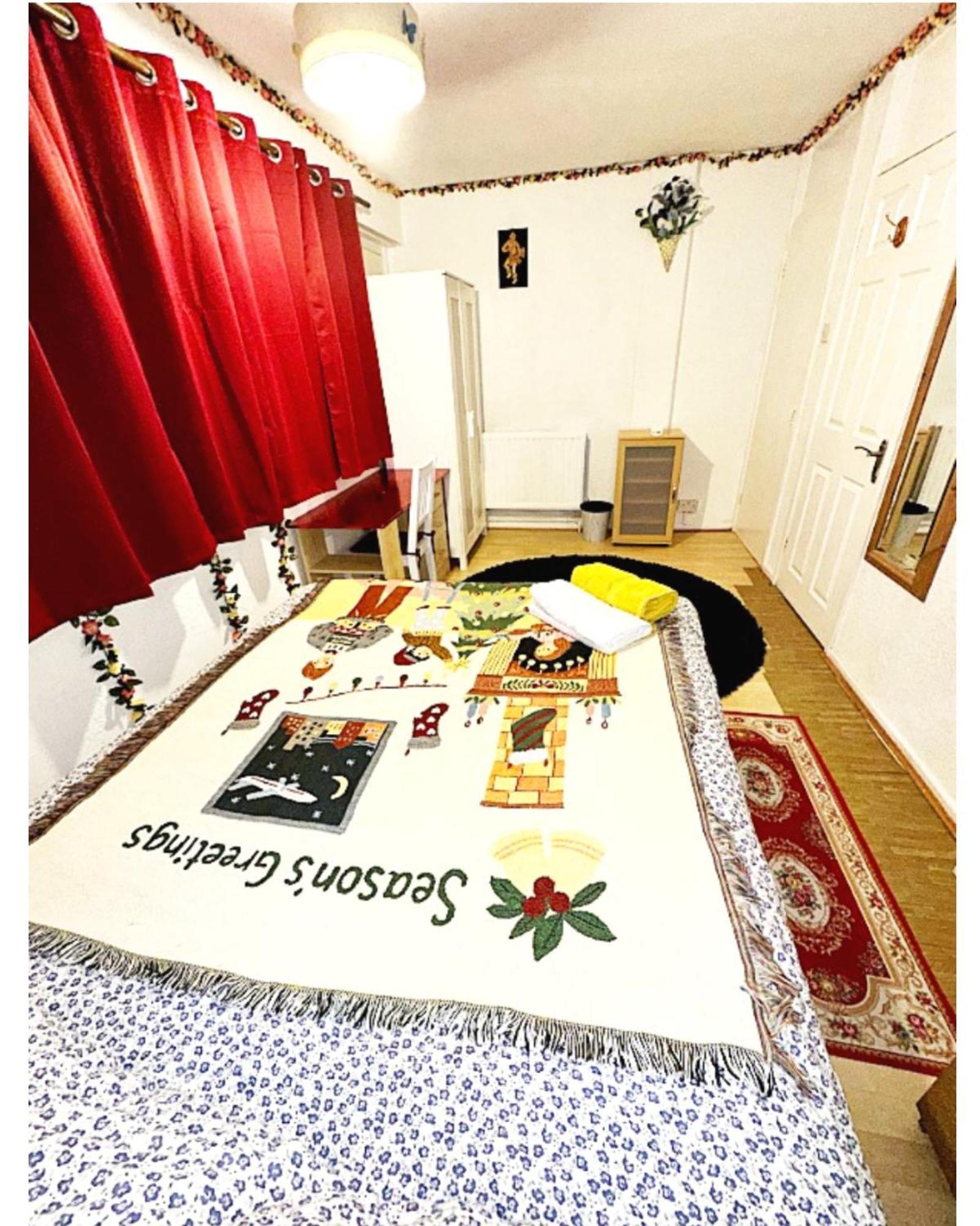 Excellent Double Rooms In Cheap Rate Around Central Лондон Екстериор снимка