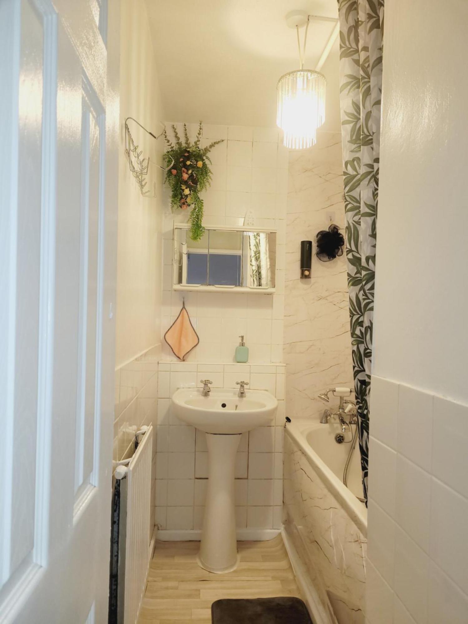 Excellent Double Rooms In Cheap Rate Around Central Лондон Екстериор снимка