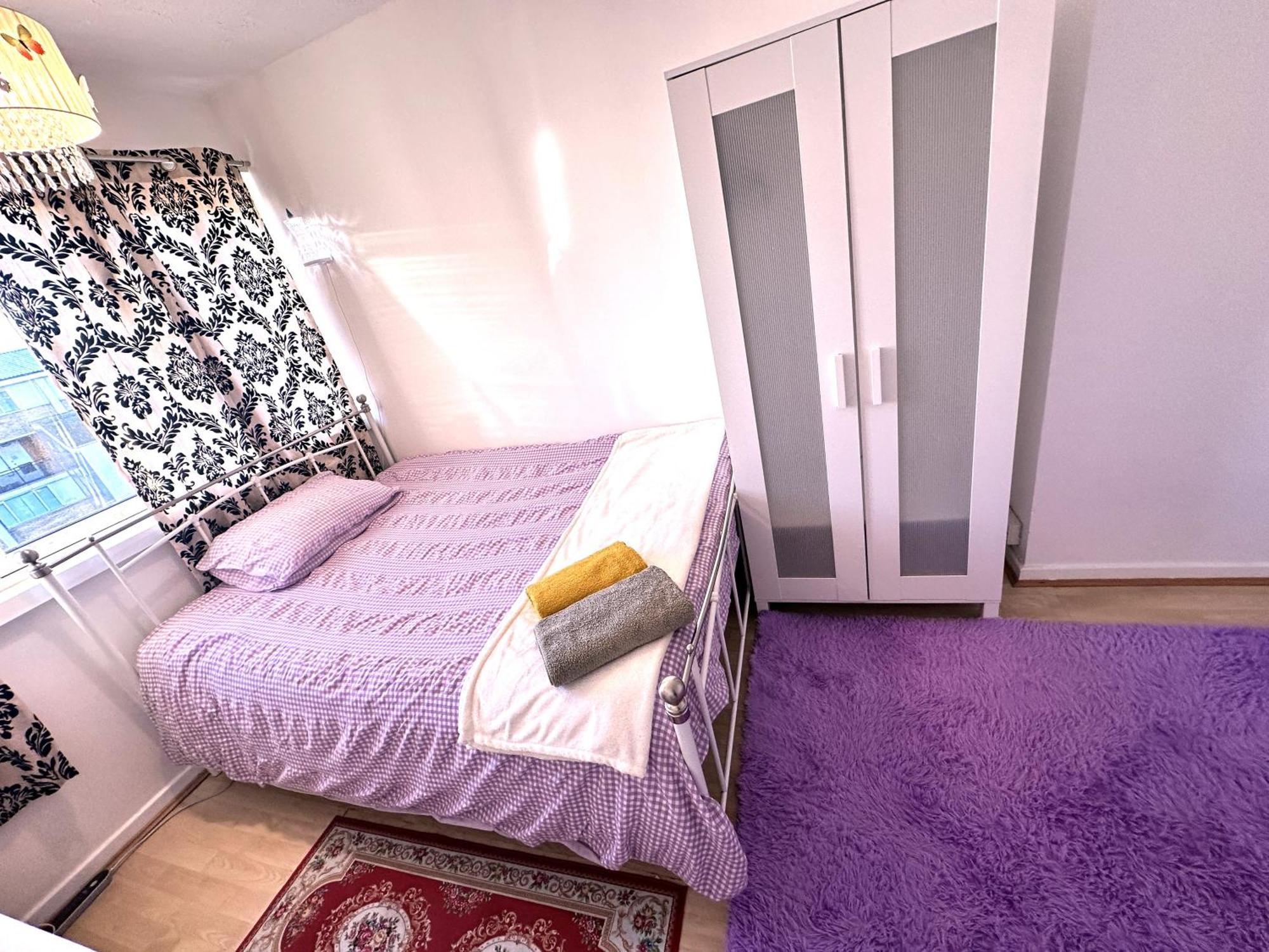 Excellent Double Rooms In Cheap Rate Around Central Лондон Екстериор снимка